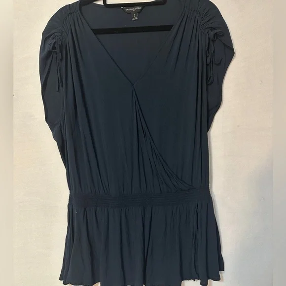 Banana Republic Navy V-Neck Top SIZE S - Picture 2 of 9